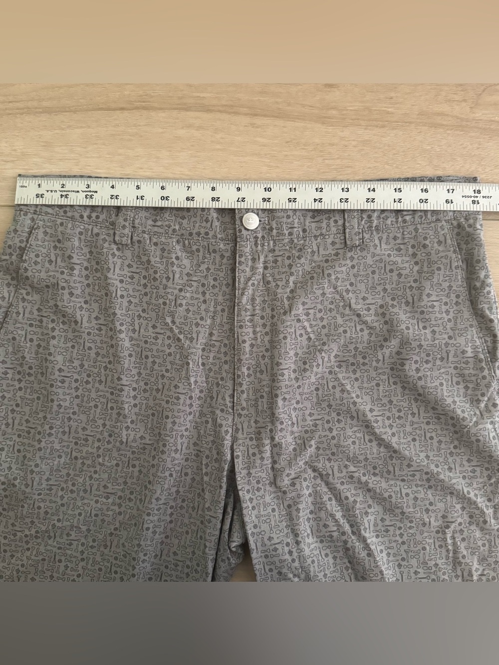 Peter Millar Men's Gray Golf Tees Shorts Size 36 Lightweight Performance - Picture 4 of 9